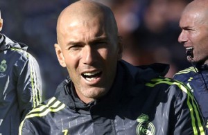 futbolcarrasco real madrid zidane triangulo transición